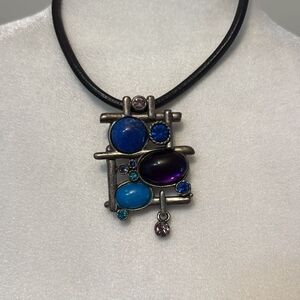 Elegant Blue and Purple Pendant Necklace